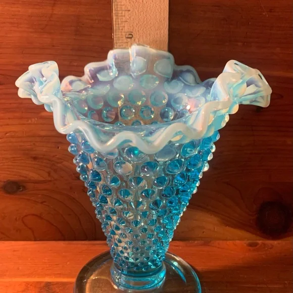Vintage Fenton Blue Opalescent Hobnail Ruffled Pedestal 6” Vase- Art Collectible - Picture 6 of 11